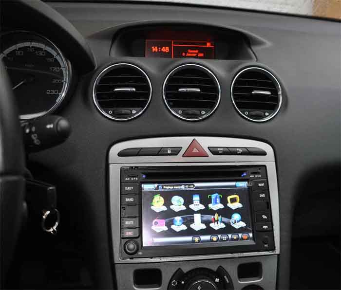 Comment installer l’autoradio central Système de navigation GPS Mercedes Benz A Classe W176 B Classe W246
